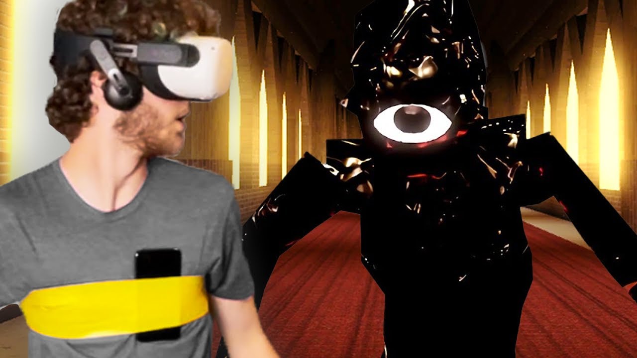 Я играл в Roblox Doors в VR