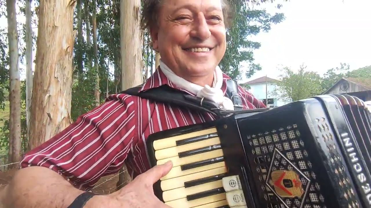 No Balanço de um Gaitaço. Autoria: Carlinhos Steiner. Filmagens de Alex Zonin. Telefone +55999512710