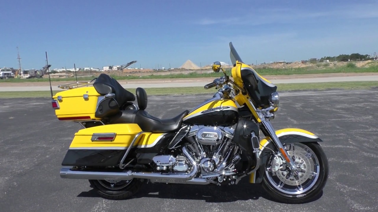 954553 - 2012 Harley Davidson CVO Ultra Classic   FLHTCUSE7 - Used motorcycles for sale