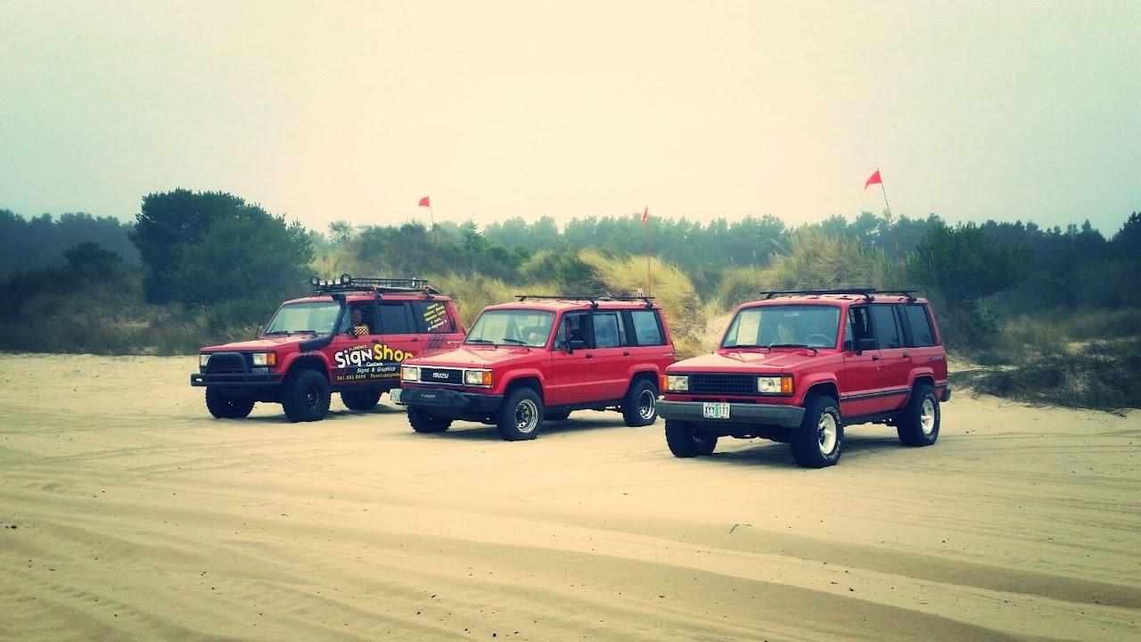 MY 88 Isuzu Trooper at the florence oregon dunes
