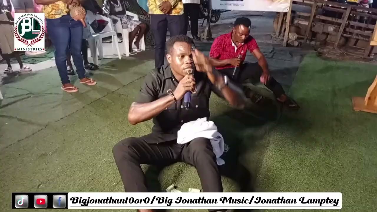 WHO ARE THESE GUYS IN  WORSHIP.😳😳😳Just watch and see🙏🙌🙇.(Chorkor Galilee Edition)