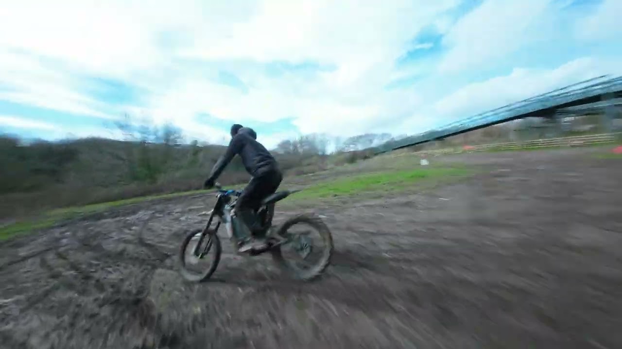 Footbridge across A38 Plymouth UK #fpv #onepack #drone #plymouth #fpvfreestyle 