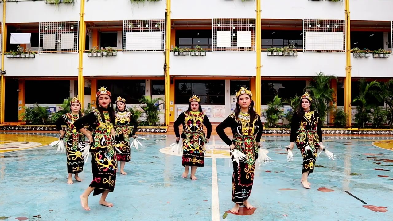 Tari Uyan Ngadan – Tarian Persembahan Dayak Kalimantan | Tim Tari SMP Avicenna Jagakarsa