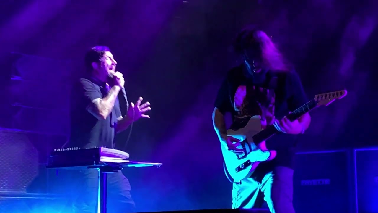 Deftones - Lovers (live at Ball Arena, Denver, CO, 25/04/2022)