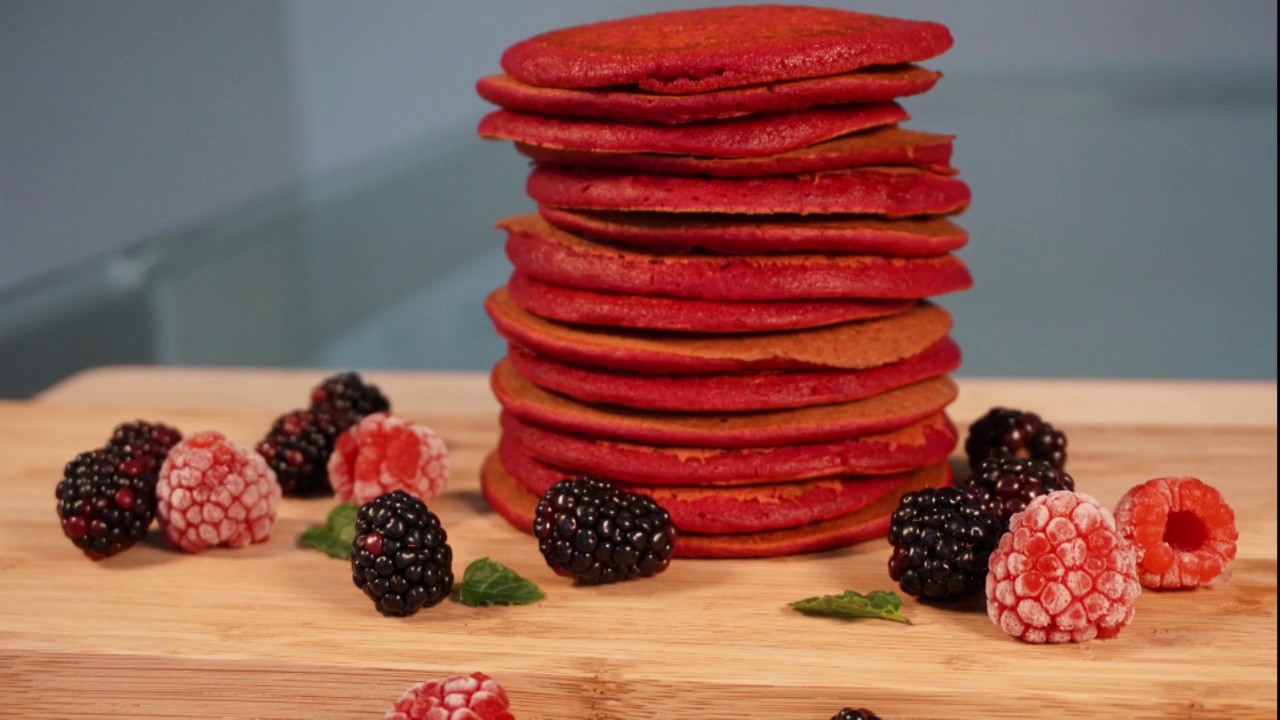 Pancakes with beetroot and oat video (Healthy Cooking)