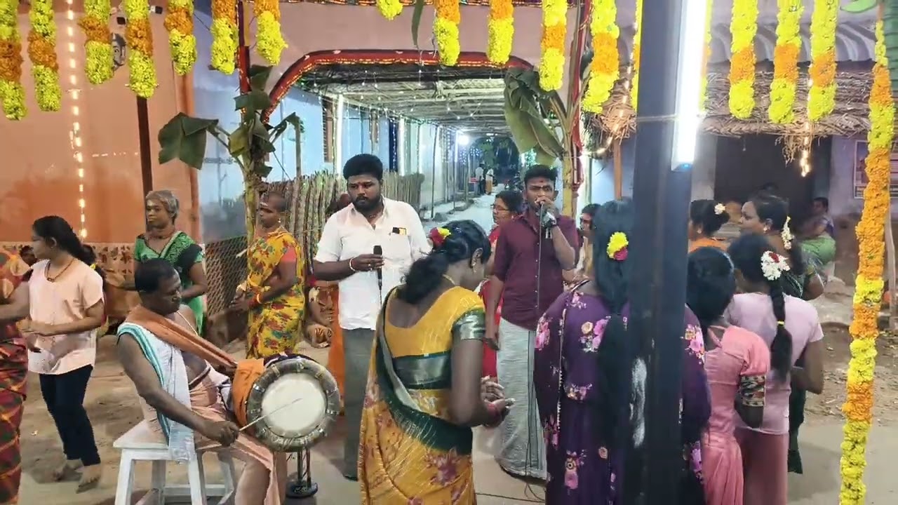 மேலக்கடையநல்லூர் சமயபுரம் மாரியம்மன் கோயில் கொடை விழா கணேசனின் கும்மி