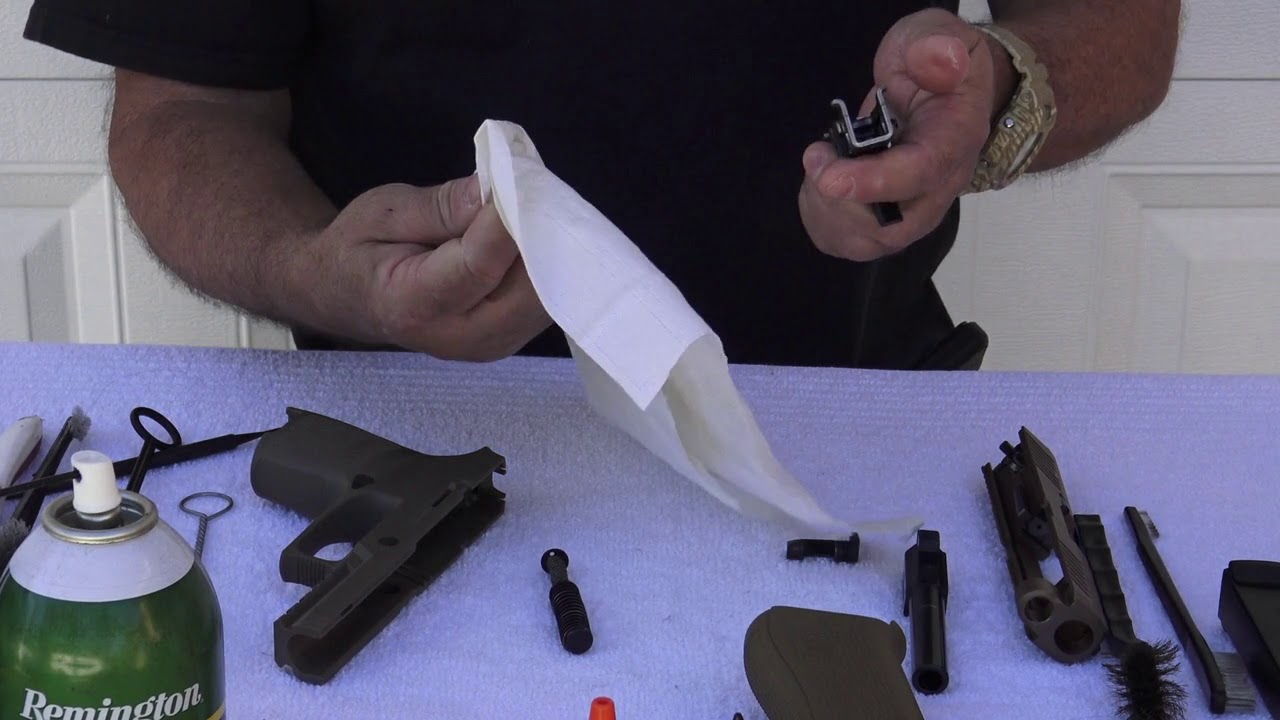 Desarme y limpieza de Glock 19X SIG P320 CZ P10C