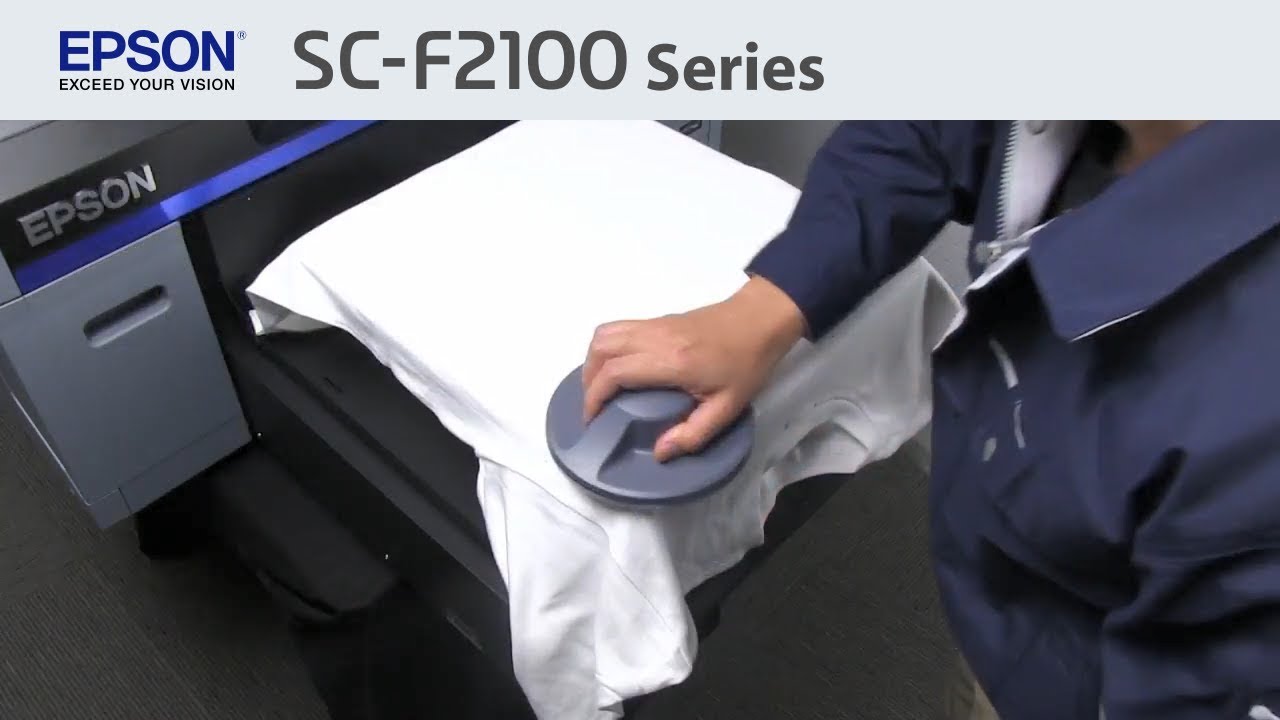 Loading a T-shirt (on the grip pad covered platen) (CMP0146-00)