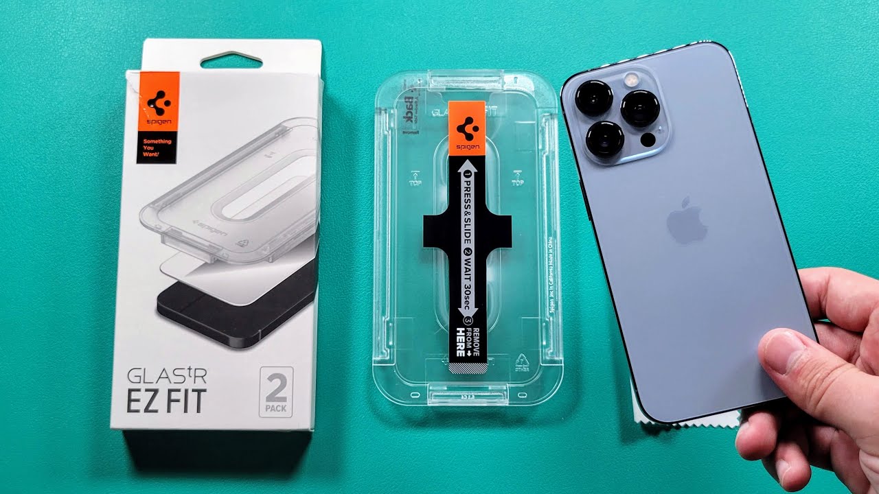 Установка защитного стекла Spigen EZ Fit для iPhone 13 Pro
