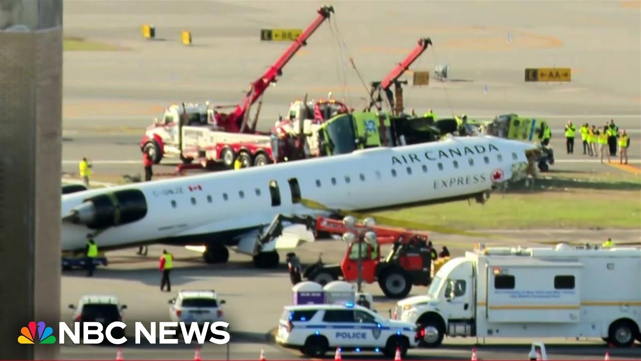 Air Canada plane removed from LaGuardia runway&nbsp;