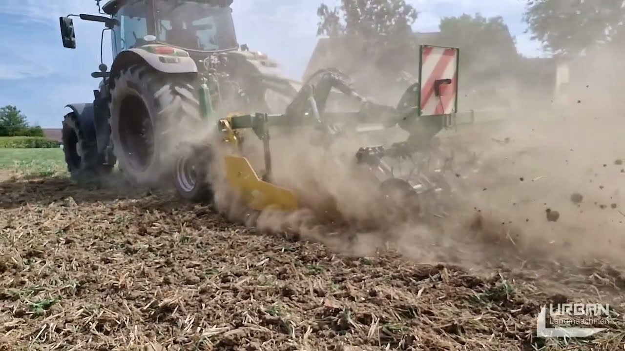 Kerner Corona C300 Striegelwalze 2 Stoppelsturz Gerste Sommer 2022