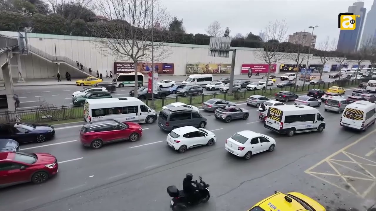 ECONOMY| Fear for fuel price hike grips T&uuml;rkiye amid mounting tensions in Strait of Hormuz