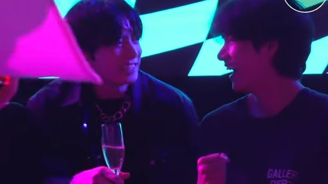 jk was trying to avoid camera but seems to good in non-official content🥰 taekook OFF- CAMERA couple😍