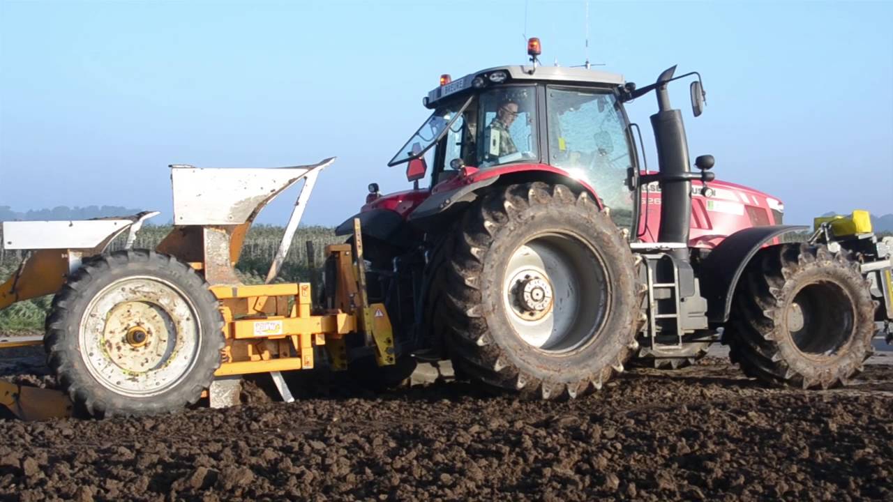 Overview of 2015 of contractor Breure B.V. and Loonbedrijf De Waard.