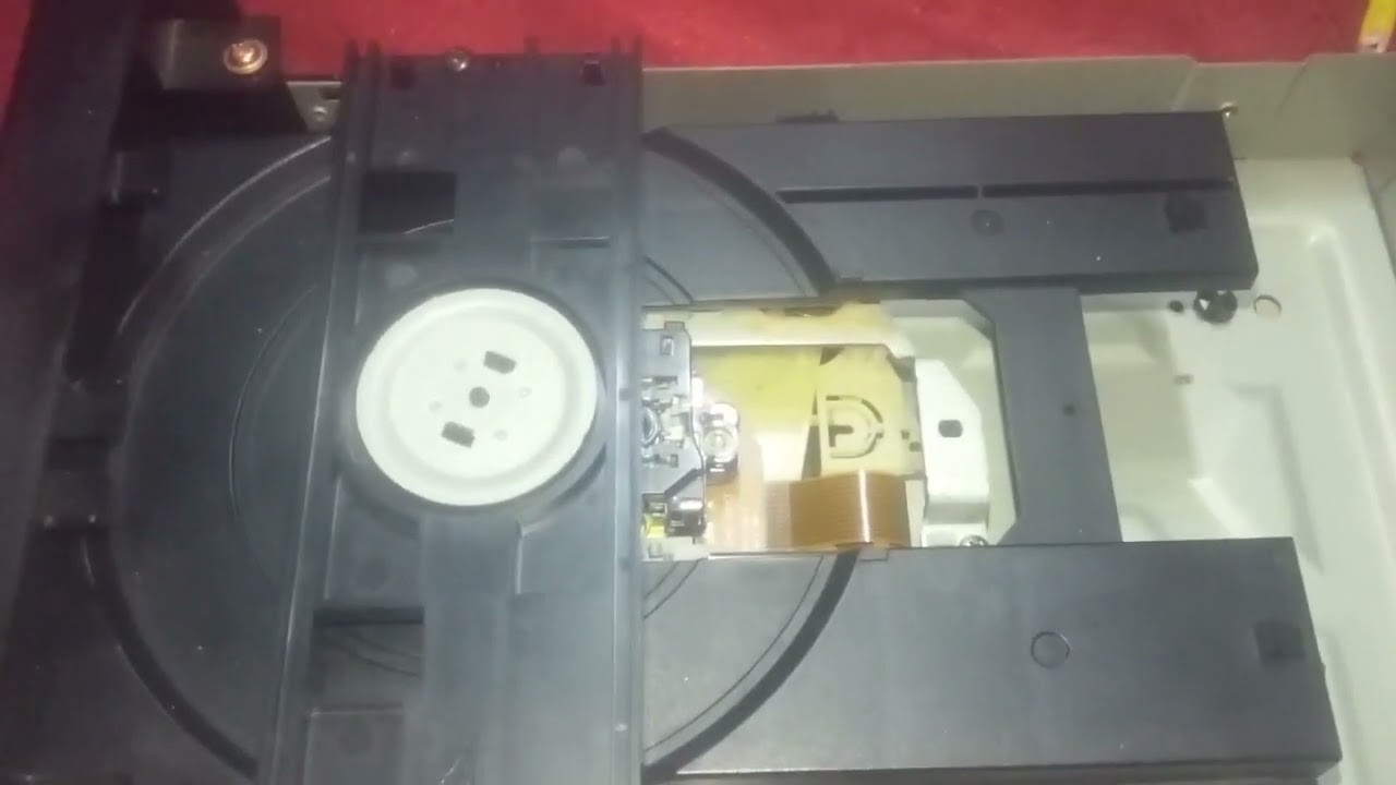 51. CD player pioneer PD-102  no lee disco. y no es motores. 1ra parte.