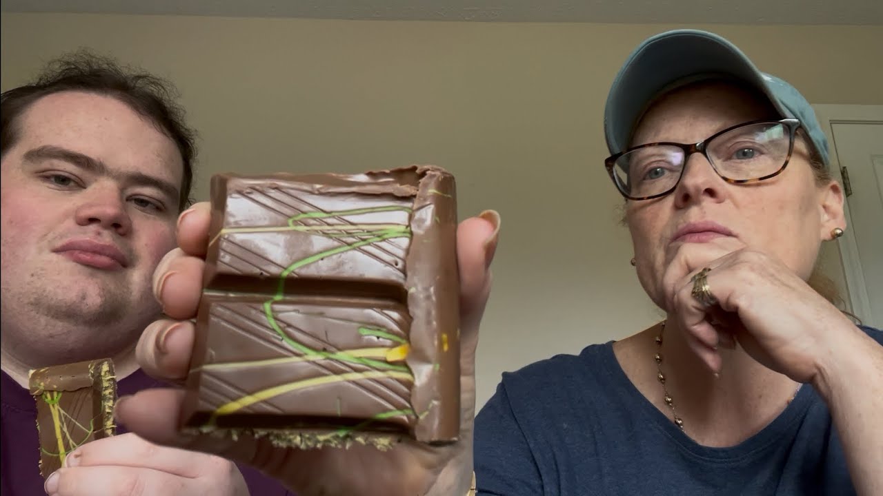 Trying Dubai Chocolate