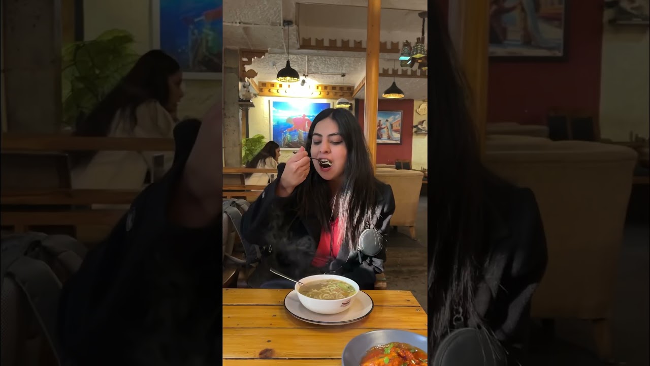 Majnu ka tilla&rsquo;s Best Tibetan Caf&eacute; | Kalsang Restaurant | #cafevlog