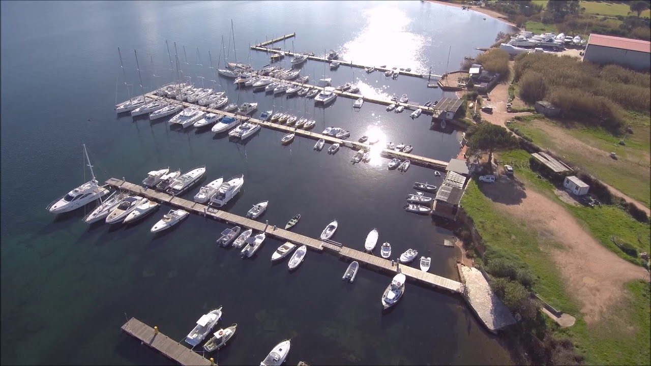 Xiaomi Mi Drone 4K - In volo sul porto di Cannigione (Sardegna - Italia)