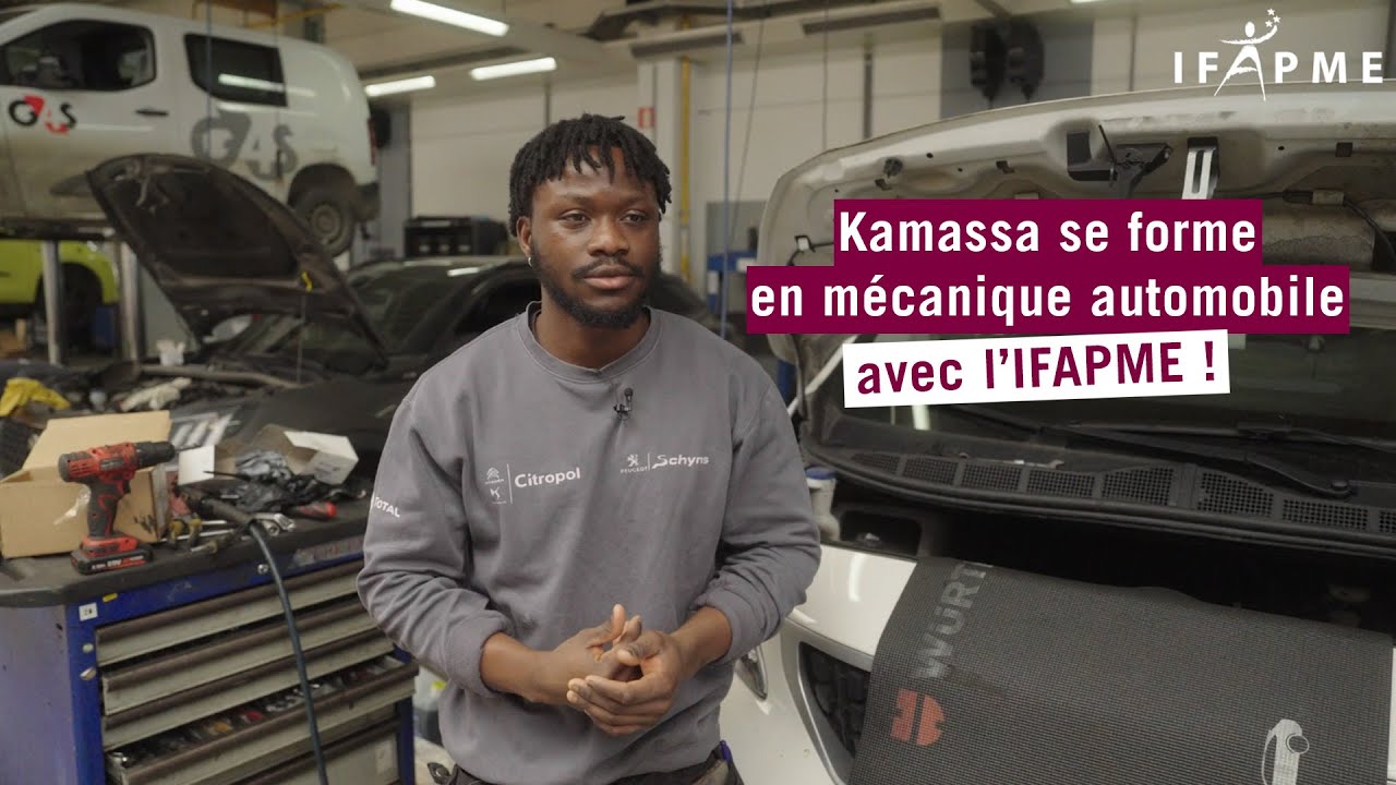 Kamassa se forme au métier de mécanicien automobile avec l'IFAPME dans l'entreprise Peugeot Schyns !