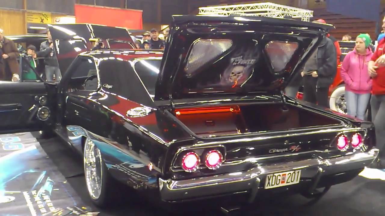 Dodge Charger -68 great enginesound!!!