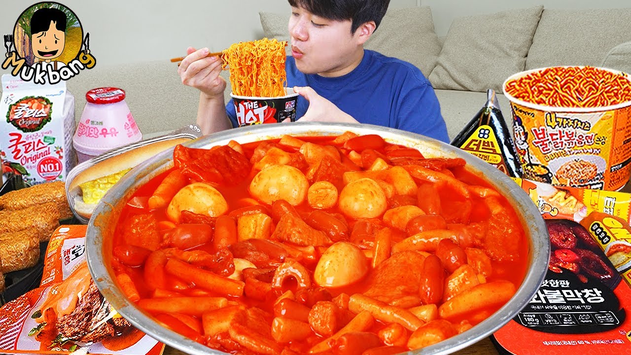 ASMR MUKBANG небольшой магазин, острый рамэн, хот-доги, кимбап, ттеокбокки !! Корейский магазин