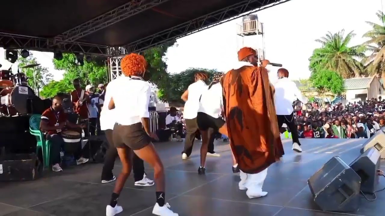 Aubin Théa en concert à N'Zérékoré