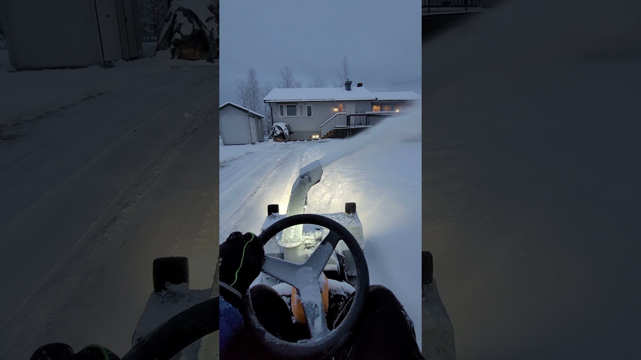 Stiga Park 4x4 snowblower in Norway (1) - måking hos nabo