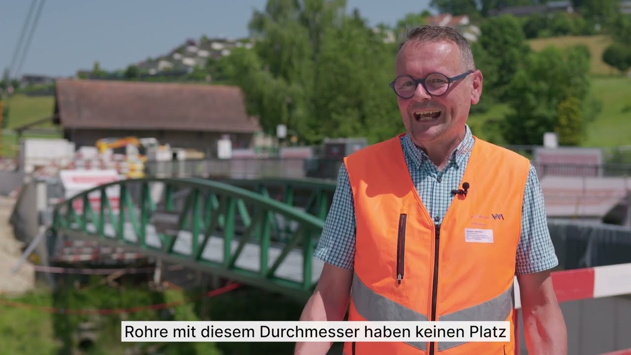 Neubau Hauptzulaufkanal ARA Winterthur, Einheben der neuen Stahlbrücke