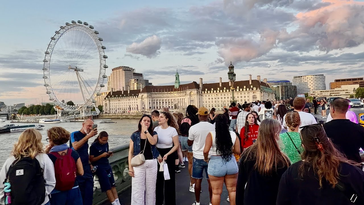 London Summer Bank Holiday Weekend 🇬🇧 | Central London Walking Tour 2026 [4K HDR]