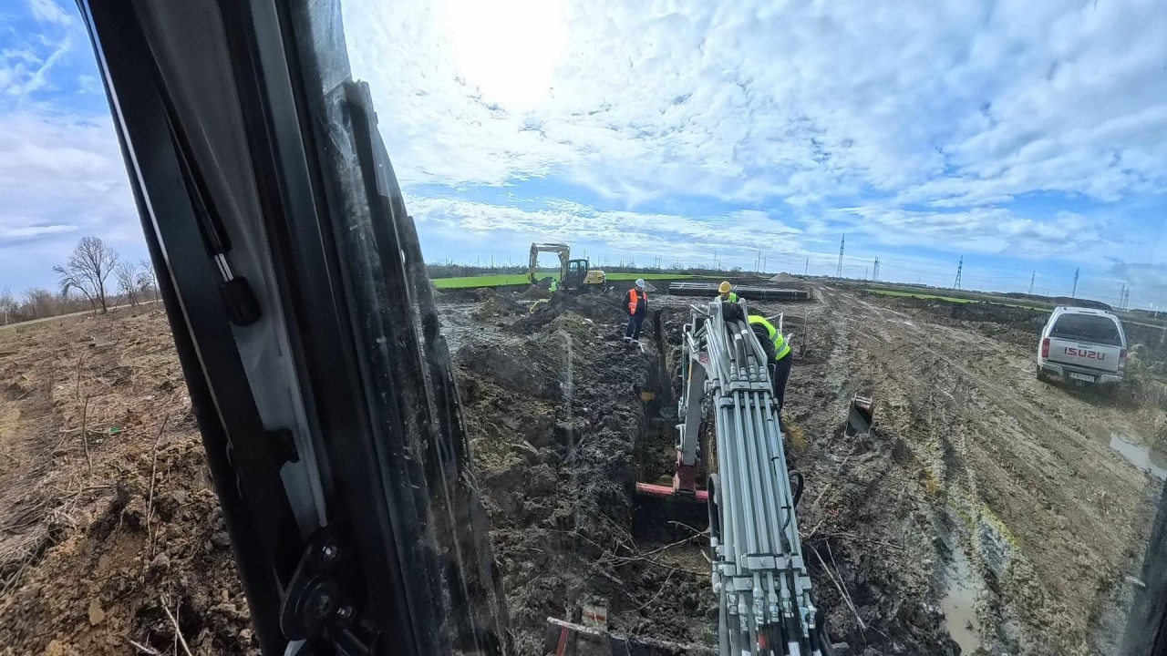 Anode cable install @ BYD factory Szeged #timelapse #takeuchi #fyp  #landscaping #cathodicprotection