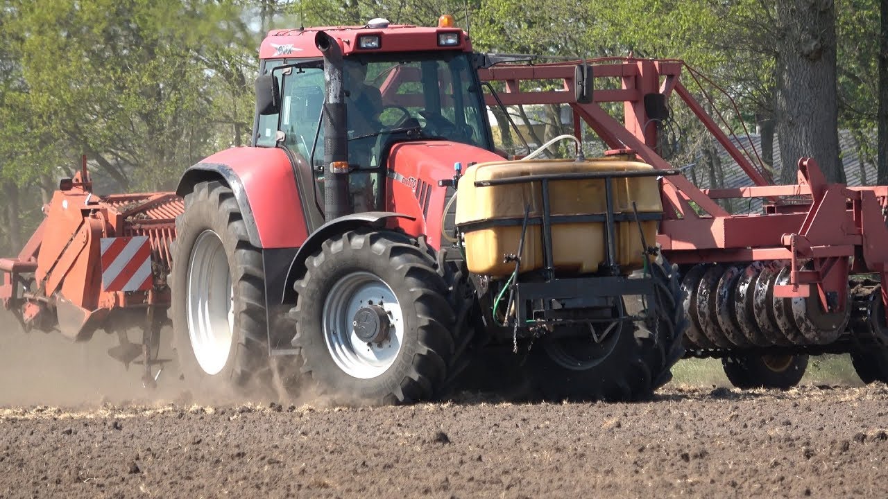 Landbouwbedrijf Kuizenga met Case IH CVX 170 en spitmachine (2019)