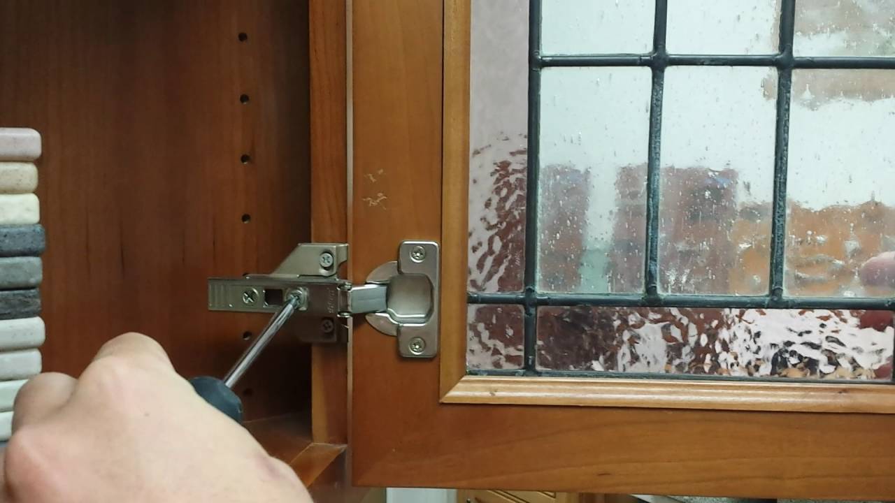 Blum hinge adjustment