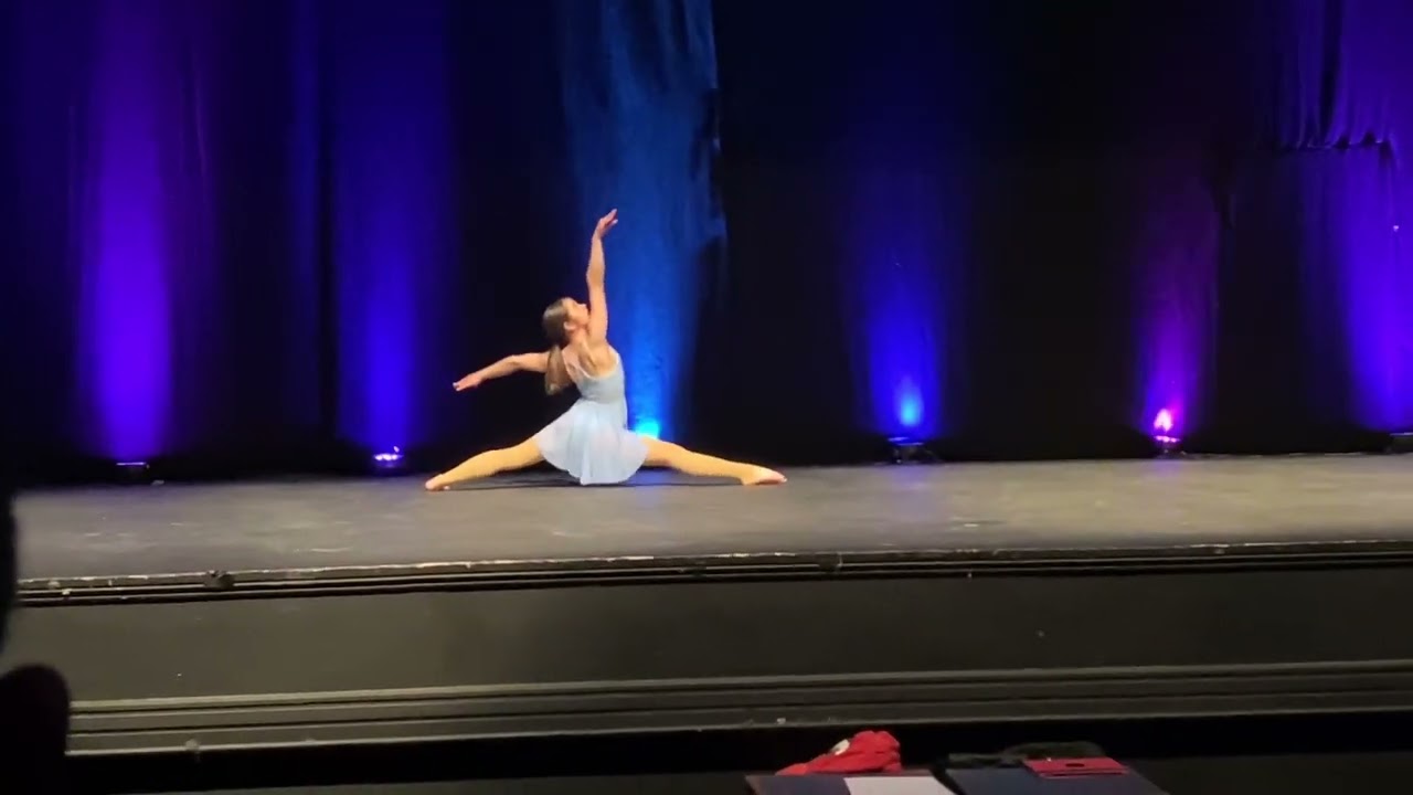 Impromptu dance - Slipping Through My Fingers