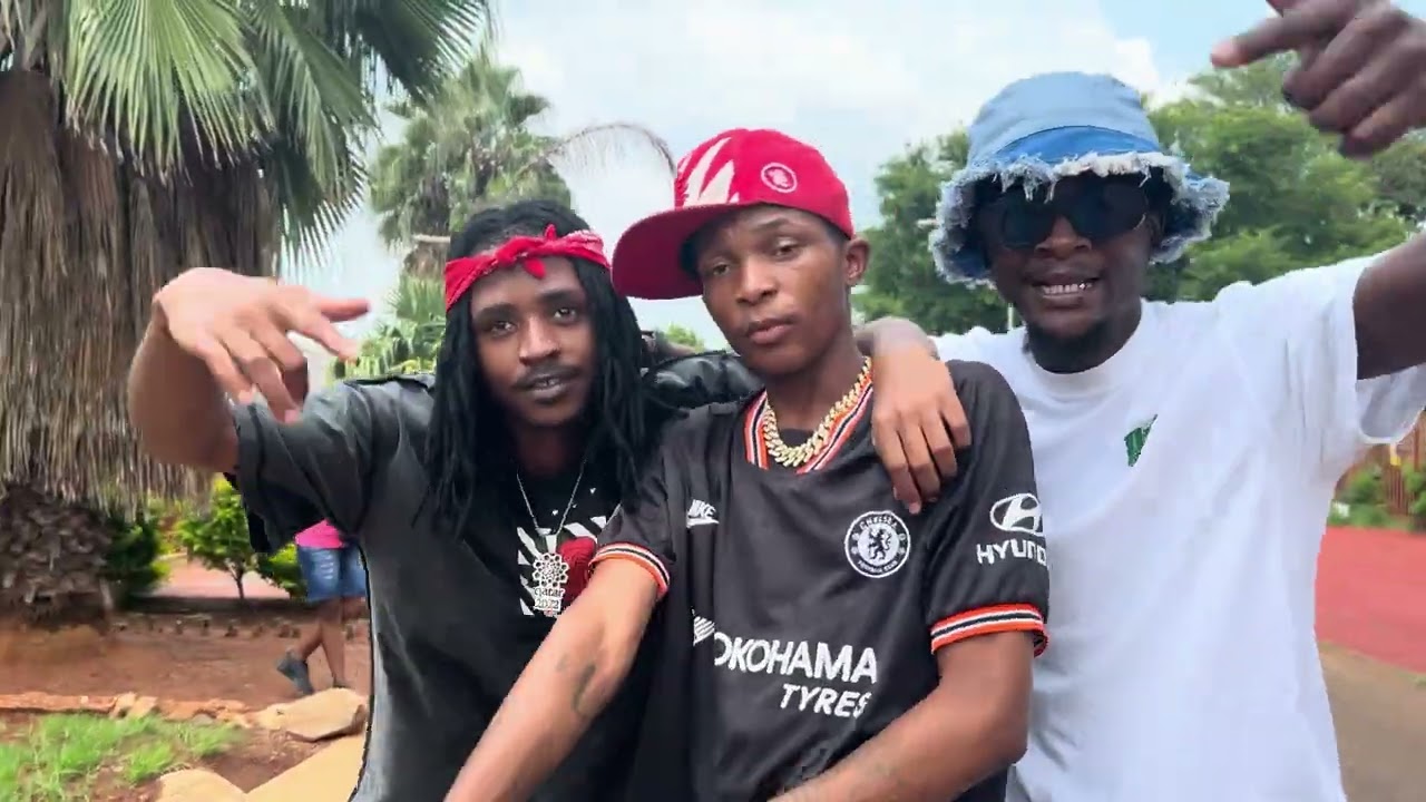 Awa Butsisa (VISUALIZER) - Berry Jive X Rumii Reiigns X Slimking