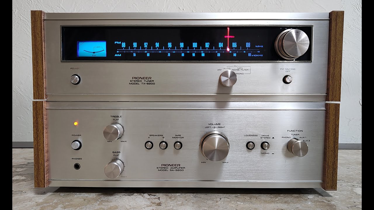 Pioneer SA 5200 Amplifier + Tuner Pioneer TX 6200 manufactured in 1973/74 beautiful,