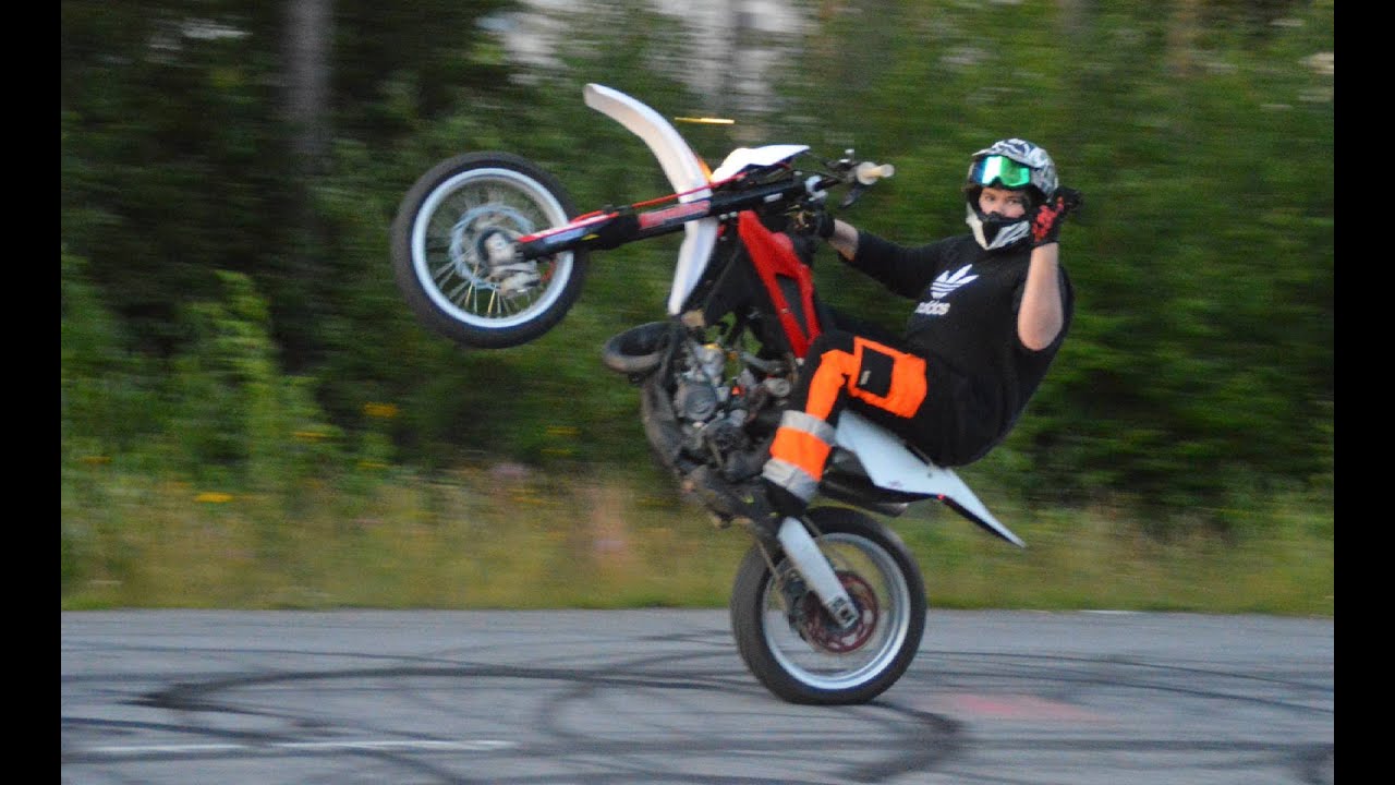 Husqvarna CR 125 | Ajelua ja Temppuilua + Derbi h&auml;kille ja ymp&auml;ri!