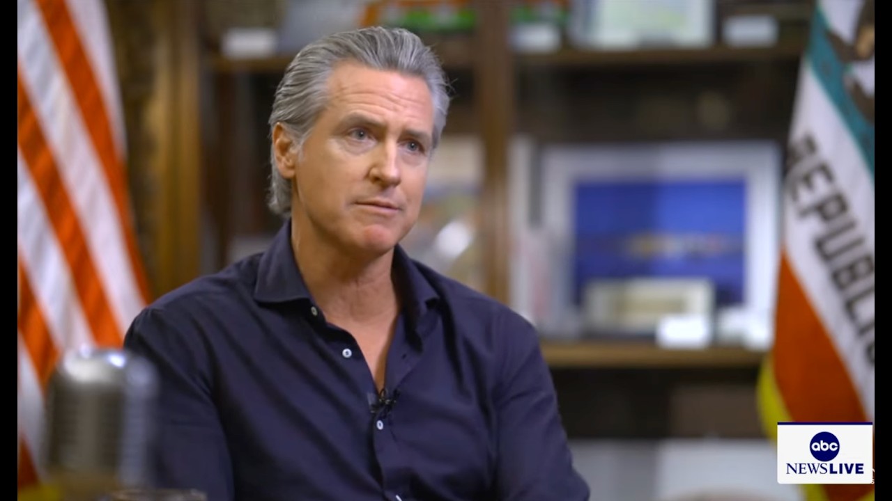 Губернатор Калифорнии Гэвин Ньюсом даёт обширное интервью Джонатану Карлу