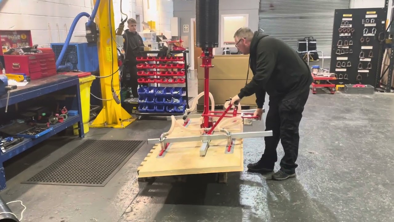 90 degree board/door vacuum lifting system.