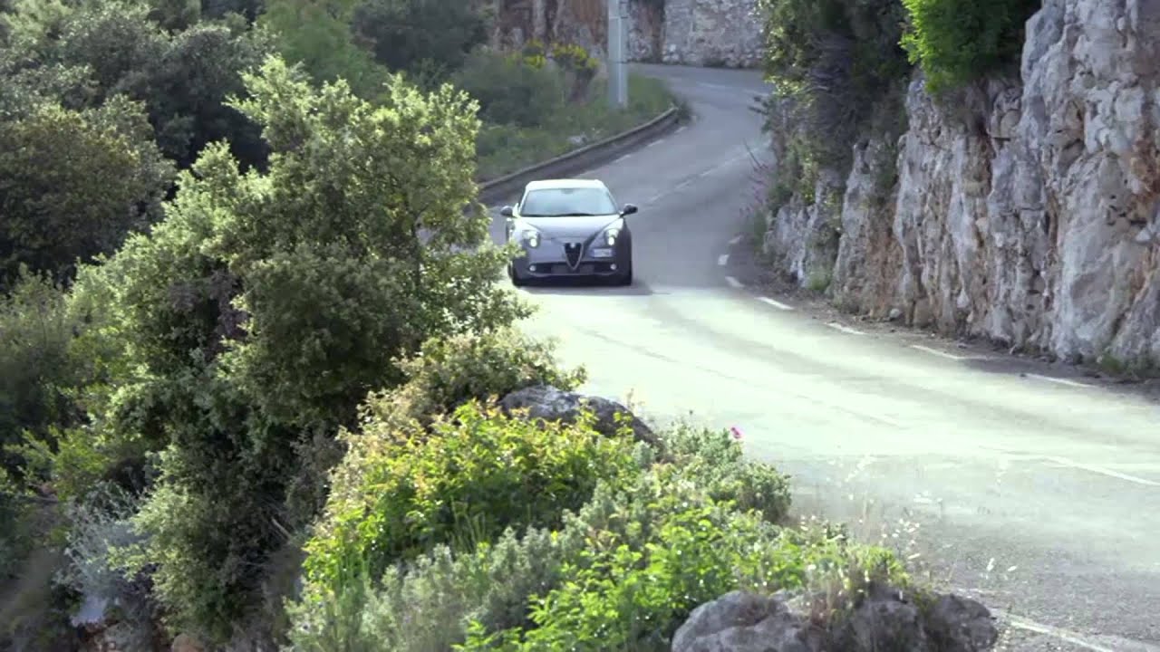 ALFA ROMEO GIULIETTA QUADRIFOGLIO VERDE VS MITO QUADRIFOGLIO VERDE 2014 - TEST DRIVE