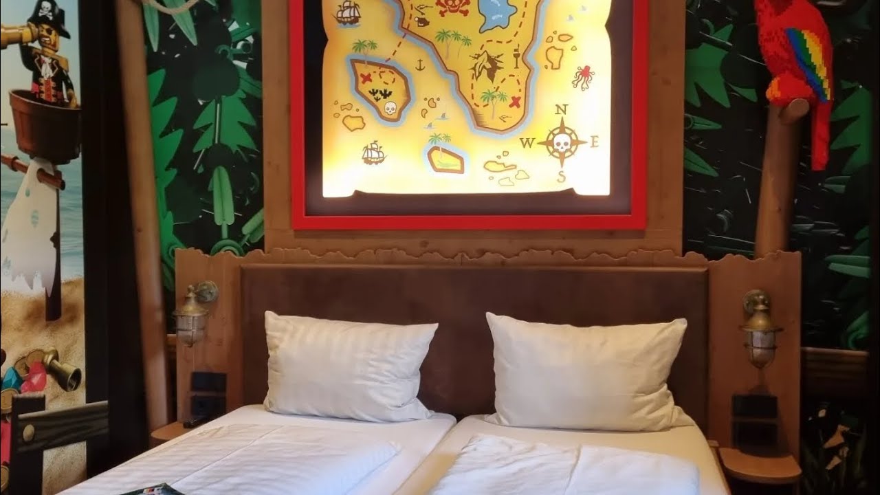 Themenzimmer im Piratenhotel Legoland Feriendorf Deutschland, Lego, Freizeitparkhotel, Themenhotel
