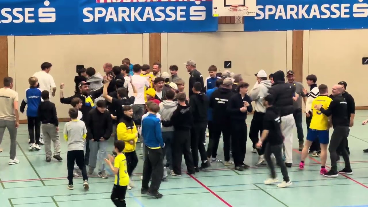 Masters: Fans st&uuml;rmen die Halle und feiern 