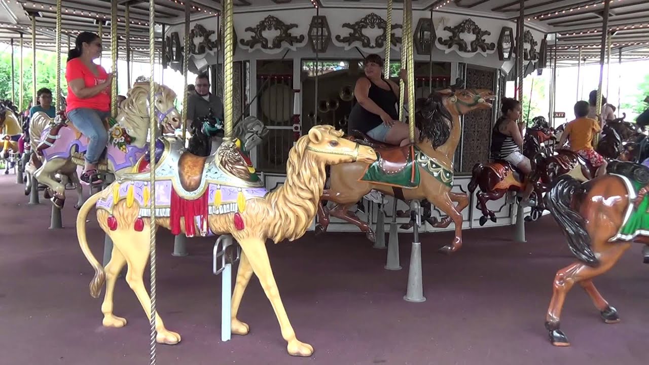 Columbia Carousel a Six Flags Great America