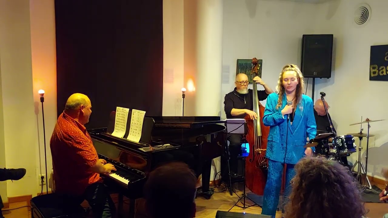 How Insensitive, (Antonio carlos Jobim ) par Jean-Luc Pappi trio et Dunja
