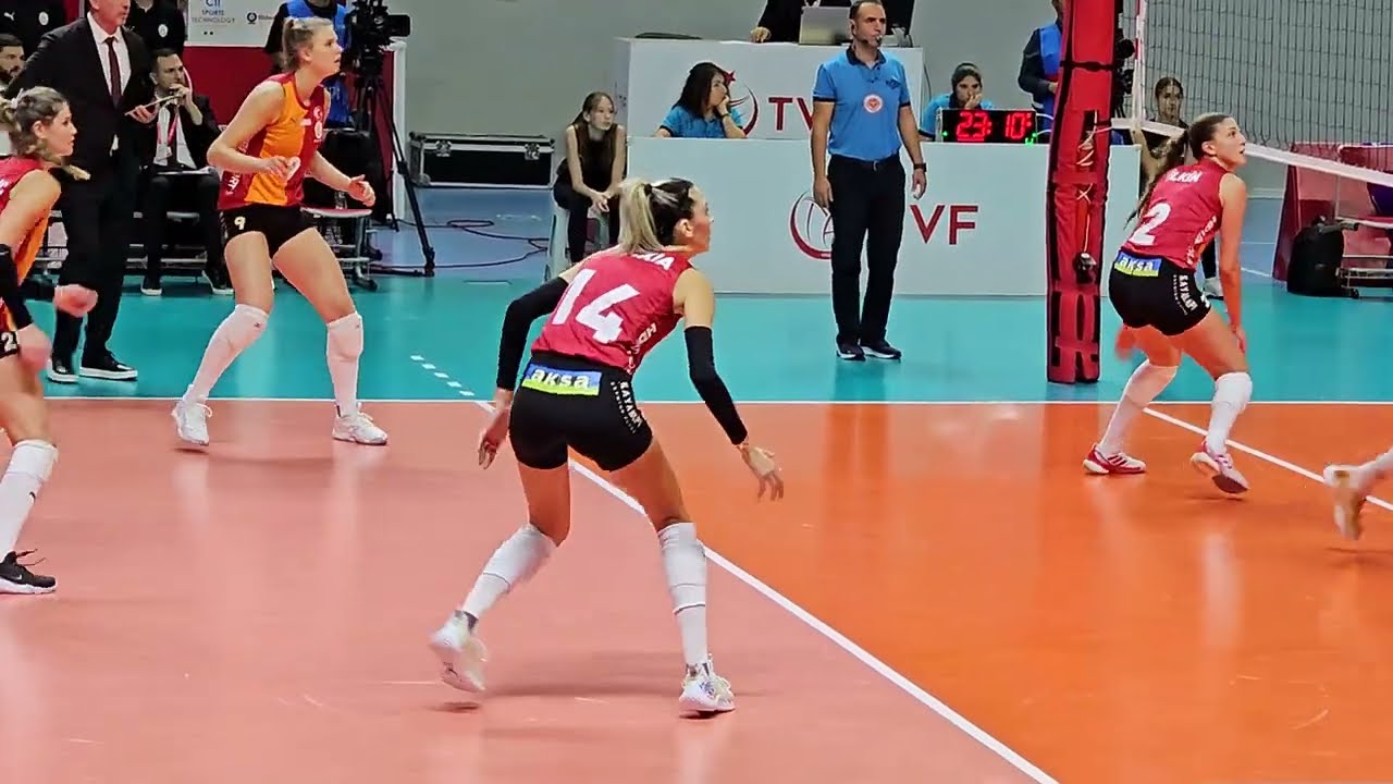 Focus On Alexia Carutasu During The Match