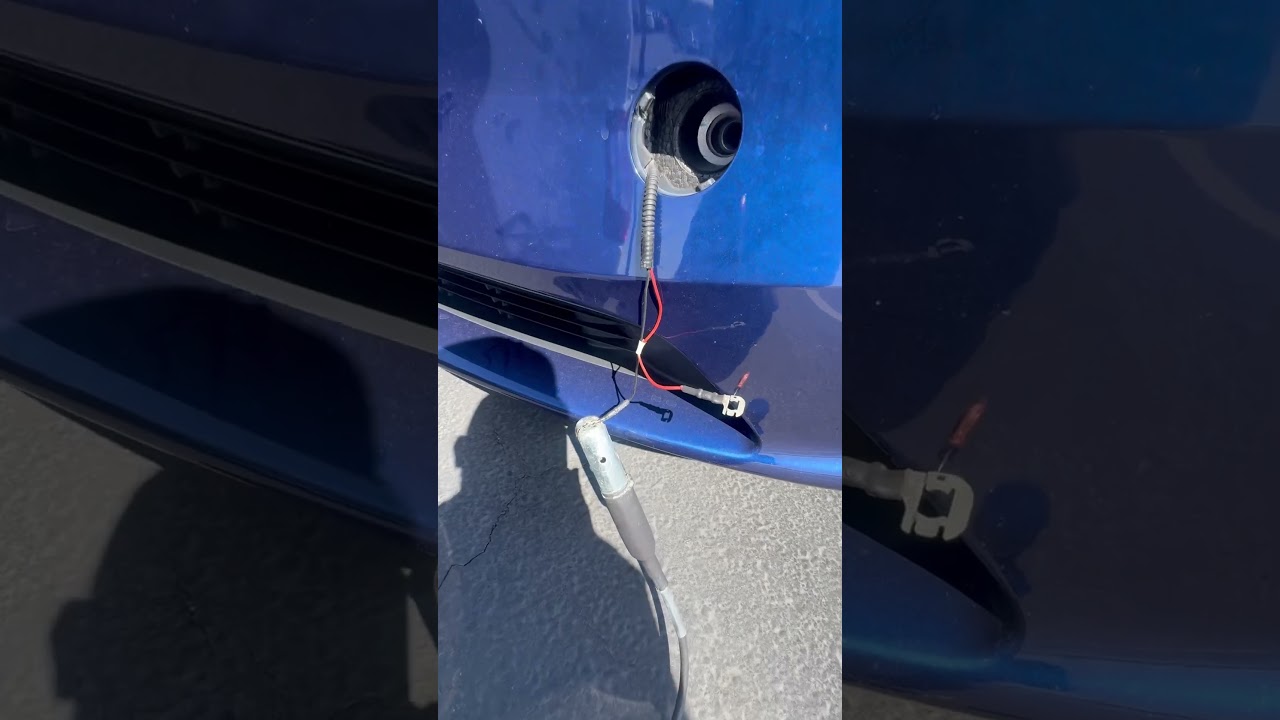 Tesla Model Y с разряженным аккумулятором: как завести машину с помощью пусковых проводов? #tesla...