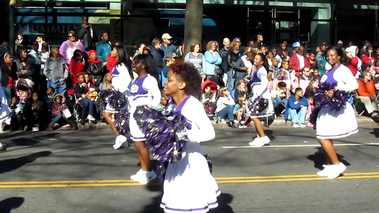 Charlotte Thanksgiving Carrousel Parade 2011 #10
