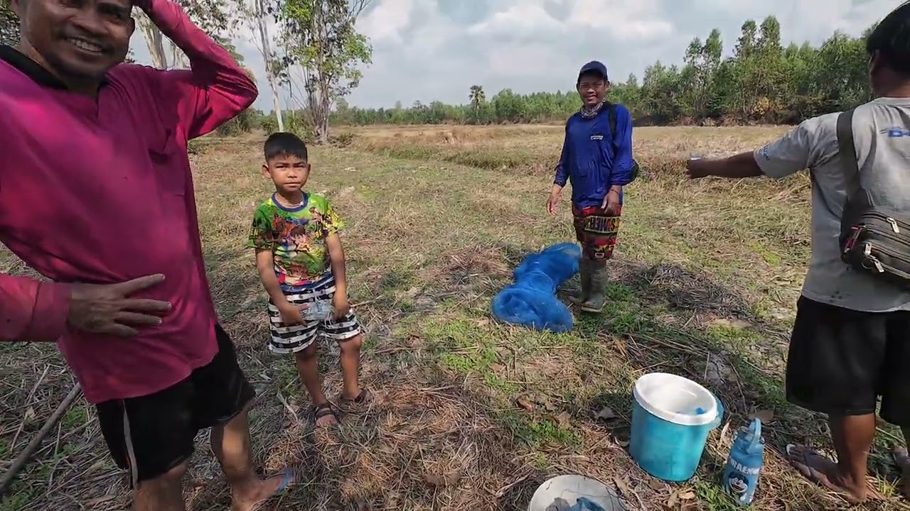 หาปลาตามคลองธรรมชาติ