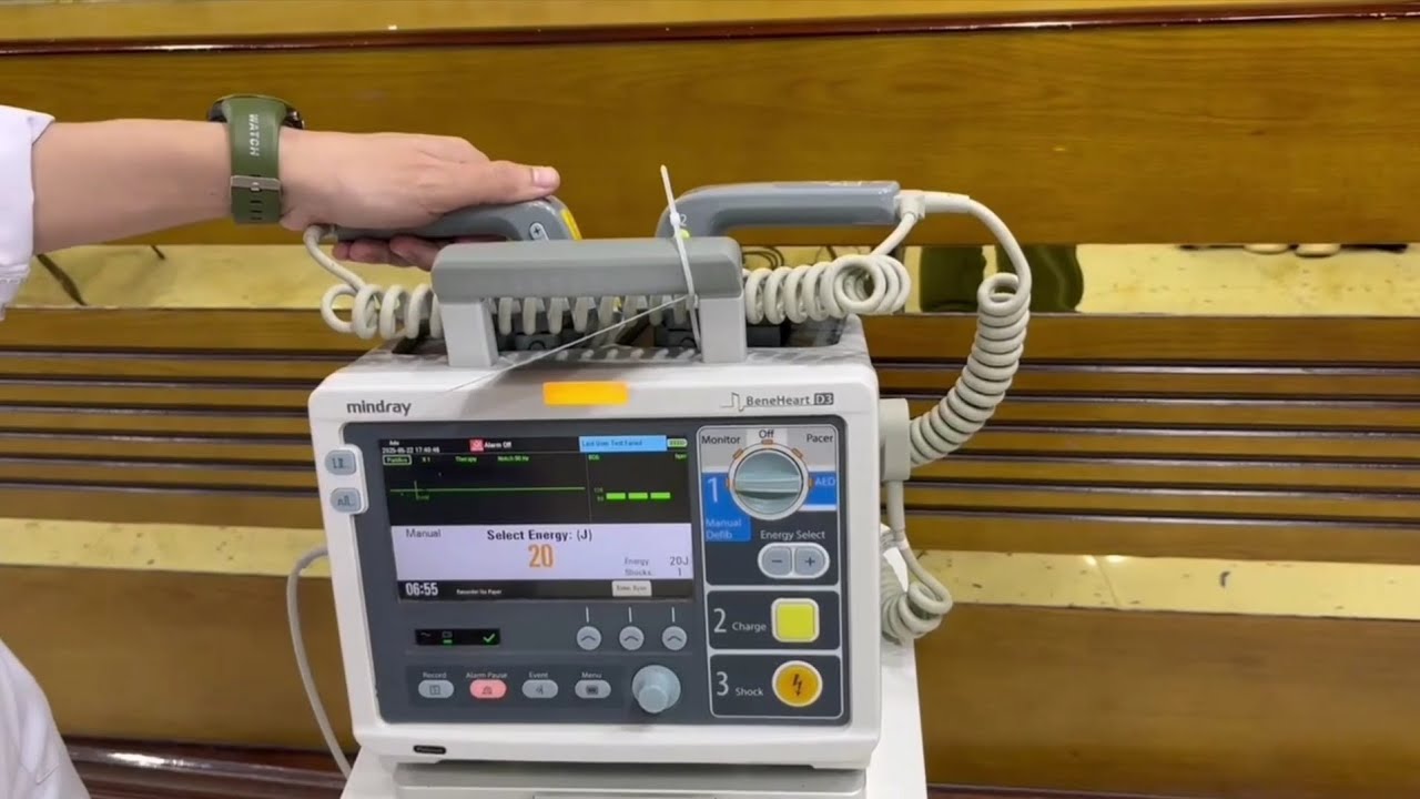 Step - by - Step : How to Use a Defibrillator " DC device " in an Emergency