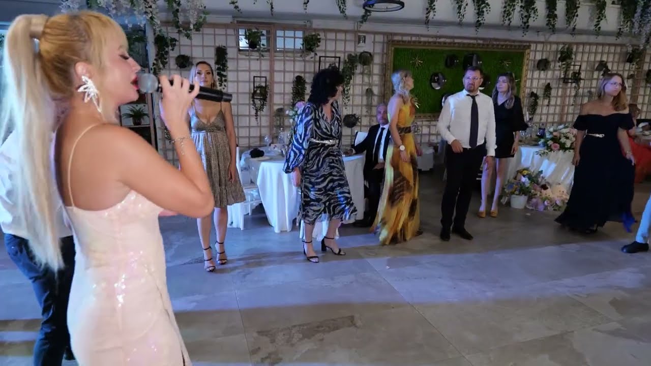 Raluca - Muzica de petrecere