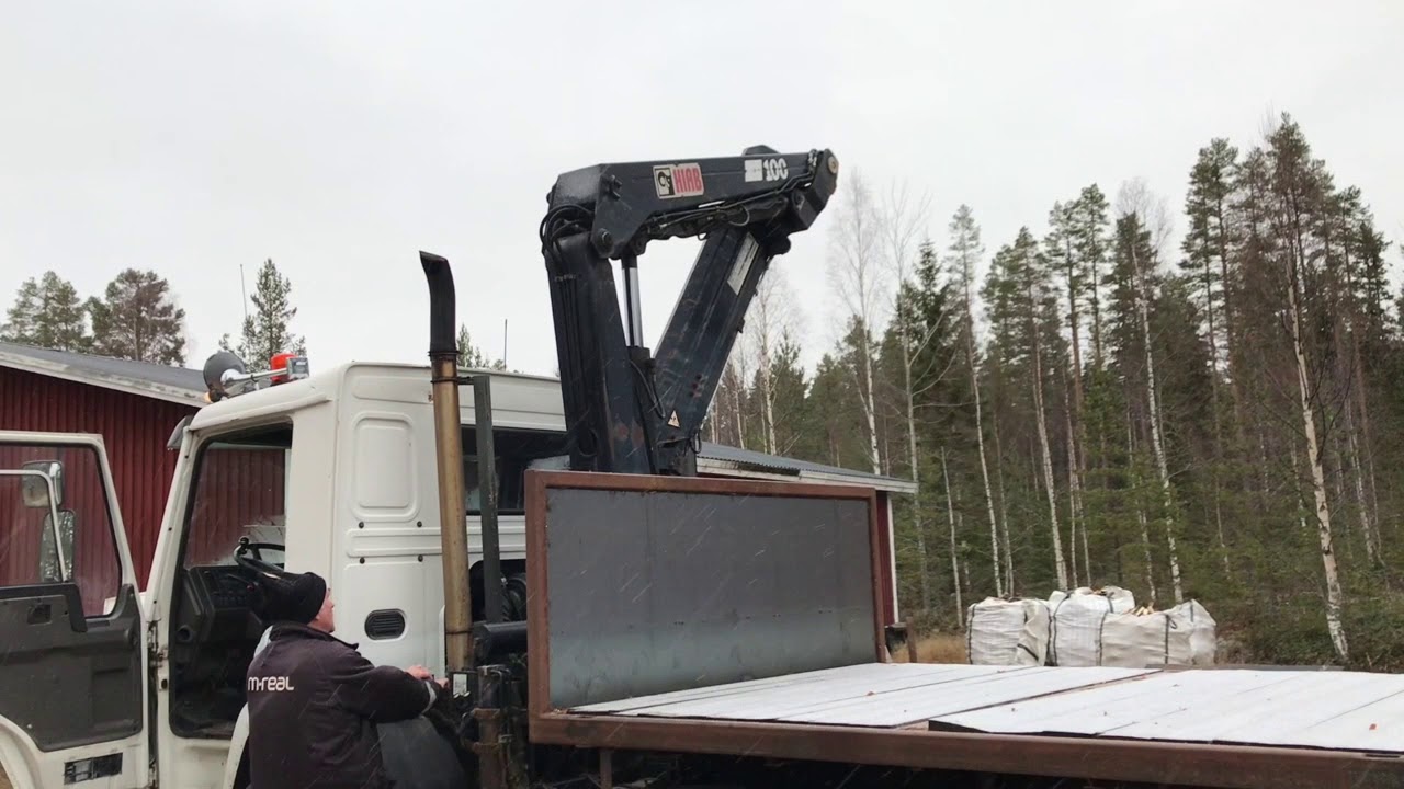 VOLVO FL7 med kran HIAB 100